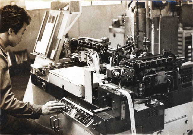 キャスター作業風景